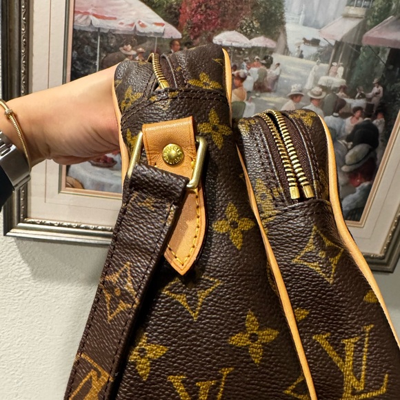 Authentic Louis Vuitton Nile canvas crossbody pre loved
Make me an offer - Picture 4 of 16